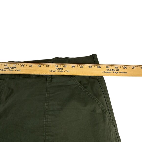 Lee Women's Relaxed Fit Mid Rise Cargo Shorts Olive Green Outdoor Hiking - Picture 10 of 10